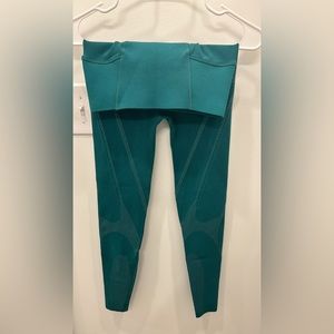 Women’s Fabletics, size L